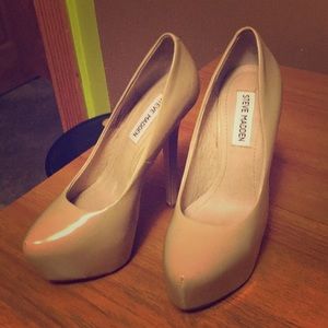 Steve Madden sky high tan paten leather platforms